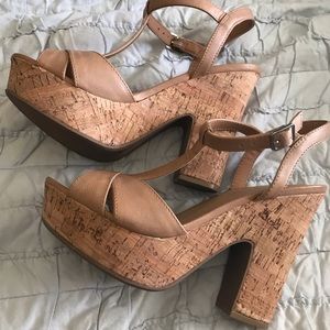 Tan plantform heels